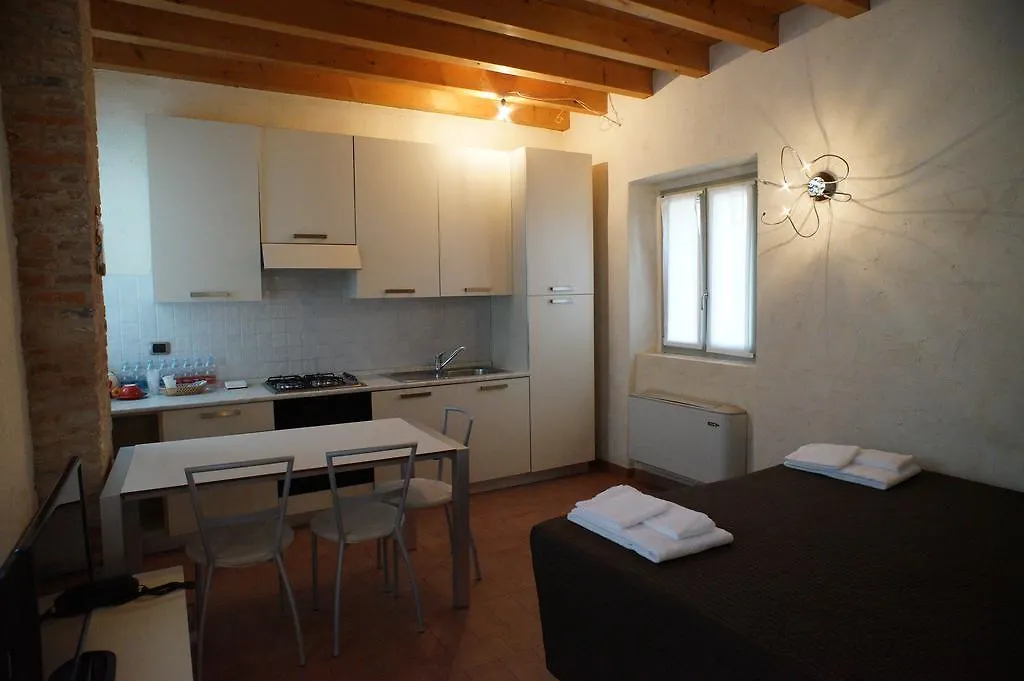 Corte Breda, Agriturismo Bed&Breakfast Chiari 0*,  Italy